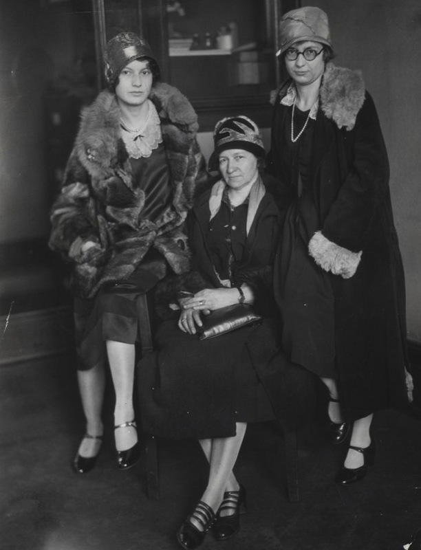 Mabel Young and Guests of the Bridge Party