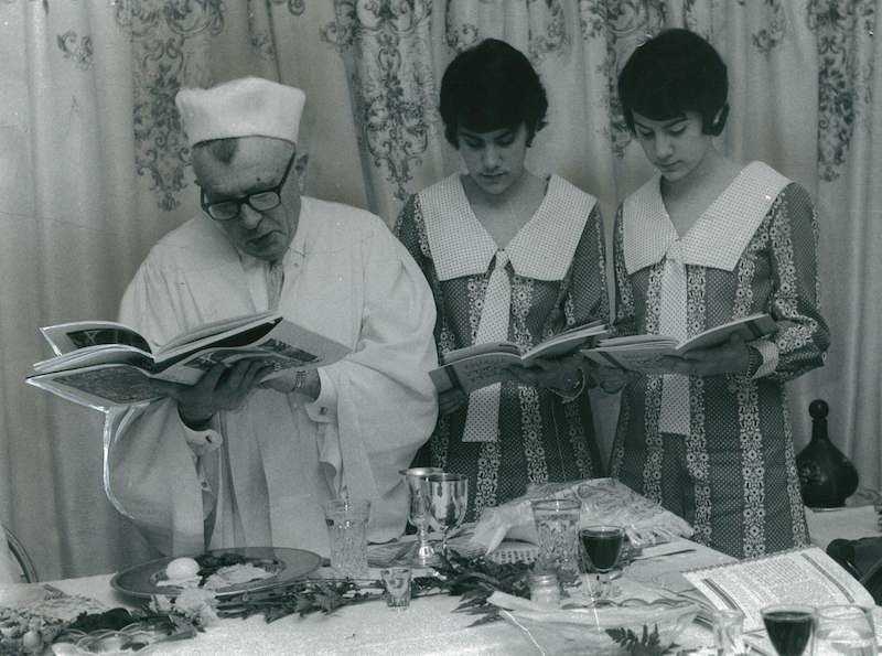 Seder Meal and Ritual, 1970