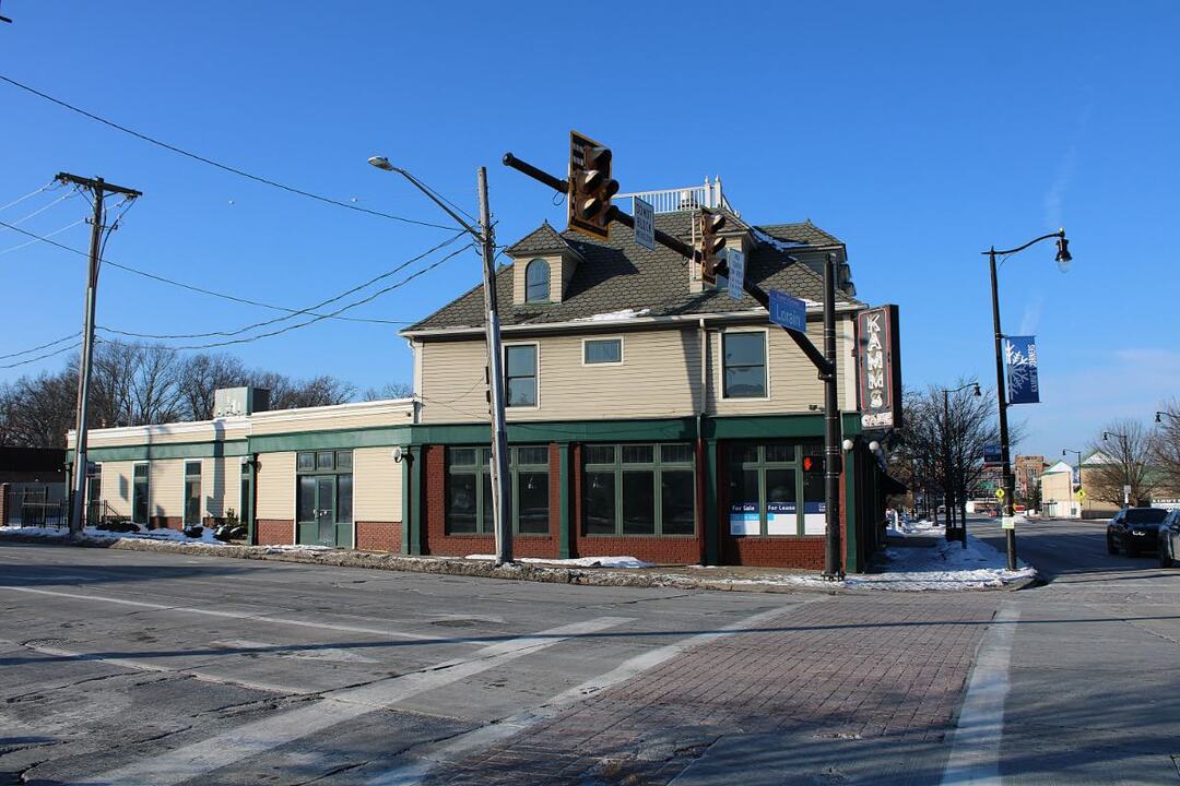 Side View, Facing Rocky River Drive