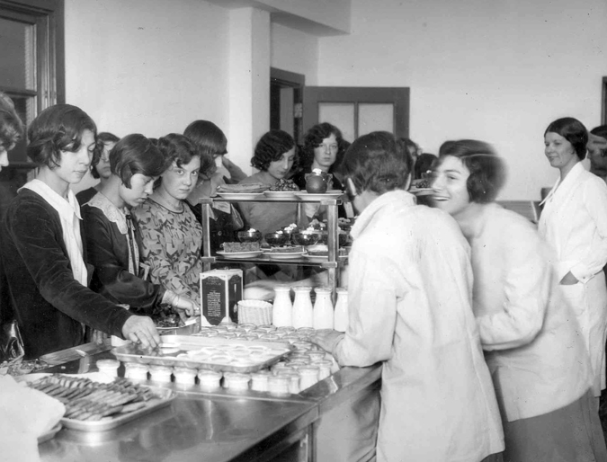 Cafeteria Line, 1929